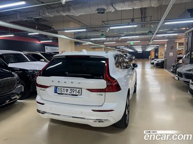 Volvo XC60 2024 2.0 автомат (гидро), миниатюра 2