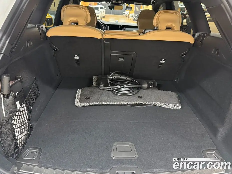 Volvo XC60 2024 2.0 автомат (гидро), фото 16