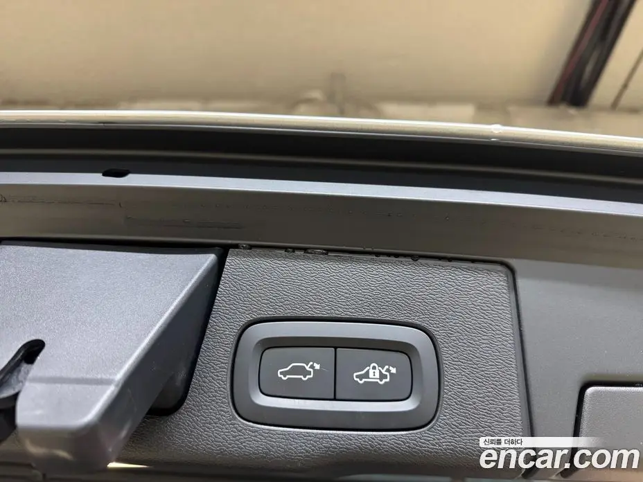 Volvo XC60 2024 2.0 автомат (гидро), фото 17