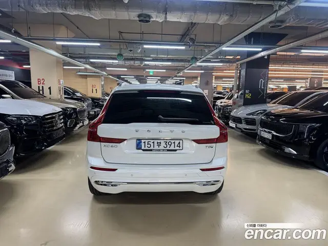Volvo XC60 2024 2.0 автомат (гидро), миниатюра 4