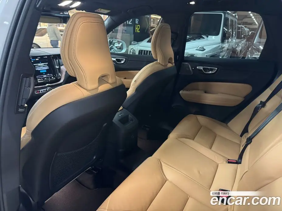 Volvo XC60 2024 2.0 автомат (гидро), фото 10