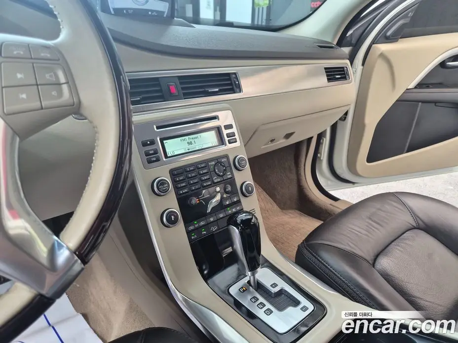 Volvo XC70 2011 2.4 автомат (гидро), фото 16 Volvo XC70 2011 2.4 автомат (гидро), фото 16
