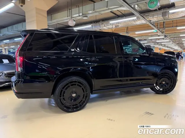 Cadillac Escalade 2023 6.2 автомат (гидро), миниатюра 4