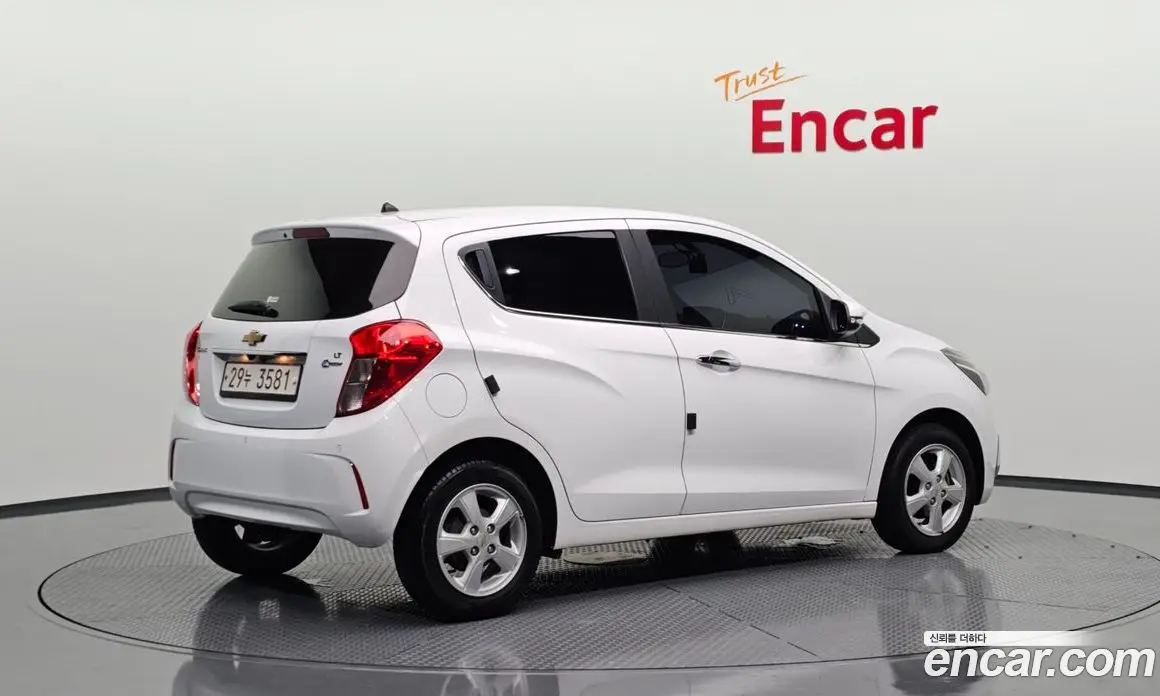 Chevrolet Spark 2017 1.0 автомат (гидро), фото 1