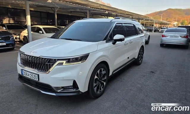 Kia Carnival 2023 2.2 автомат (гидро), миниатюра 1 Kia Carnival 2023 2.2 автомат (гидро), миниатюра 1