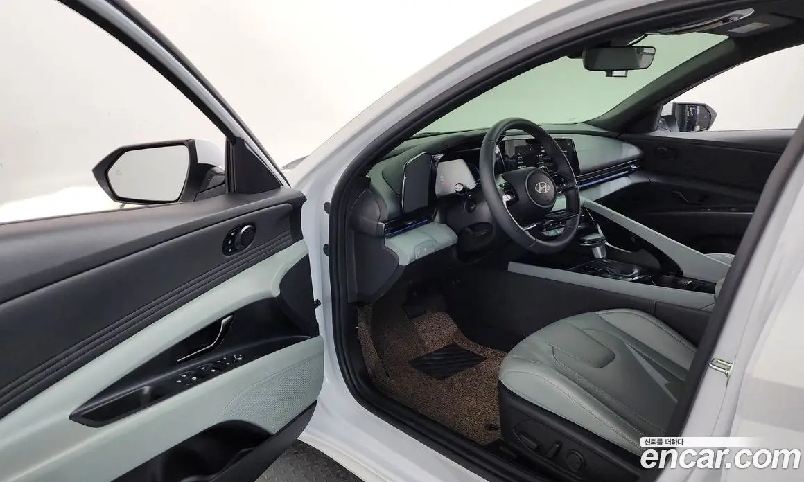 Hyundai Avante 2025 1.6 автомат (гидро), фото 13