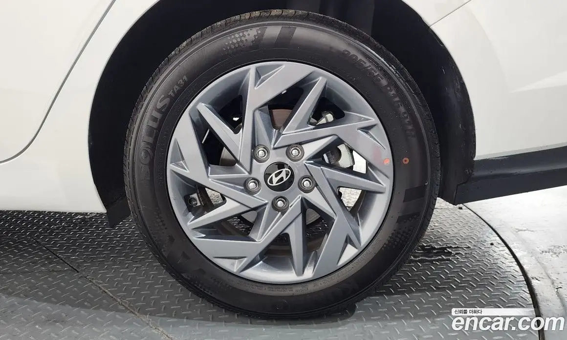 Hyundai Avante 2025 1.6 автомат (гидро), фото 7