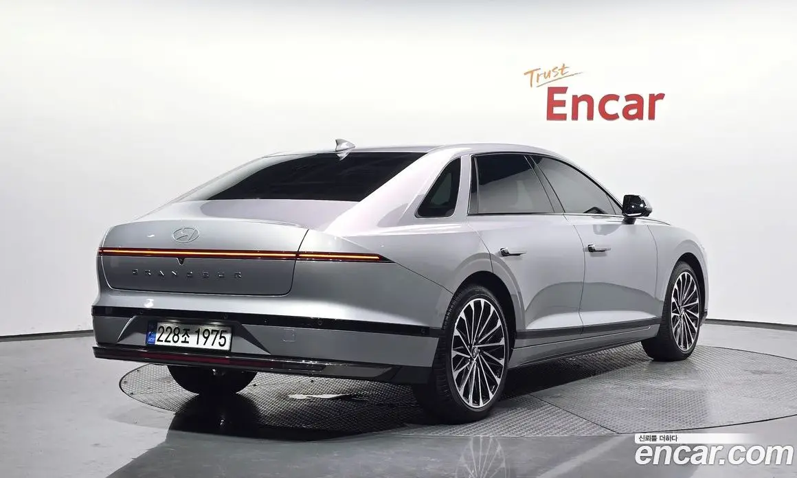 Hyundai Grandeur 2024 1.6 автомат (гидро), фото 1 Hyundai Grandeur 2024 1.6 автомат (гидро), фото 1