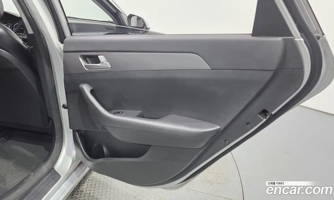 Hyundai Sonata 2014 2.0 автомат (гидро), фото 15 Hyundai Sonata 2014 2.0 автомат (гидро), фото 15