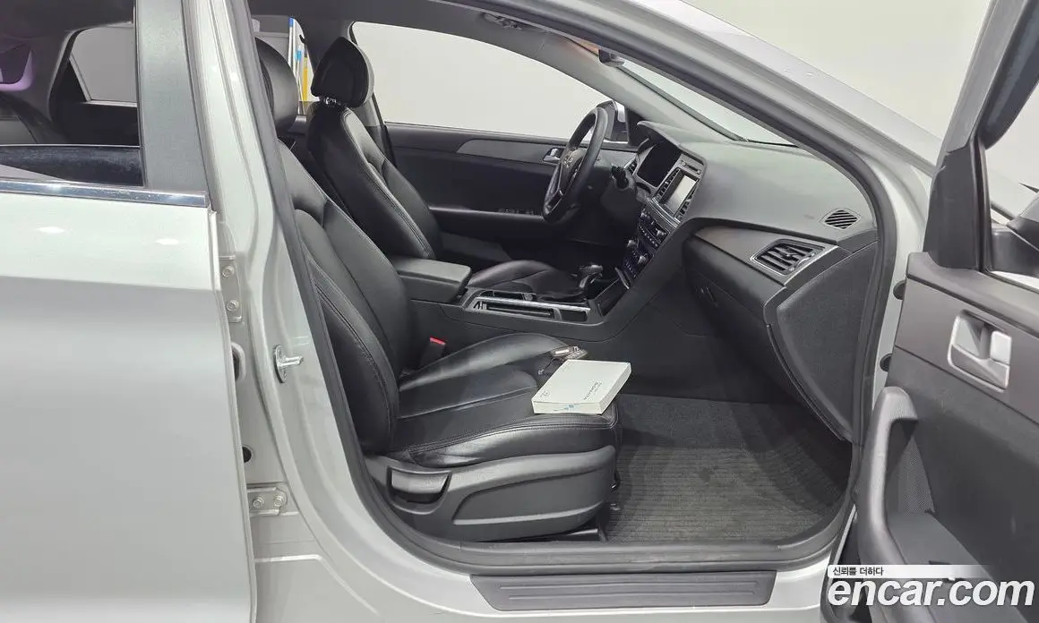 Hyundai Sonata 2014 2.0 автомат (гидро), фото 16 Hyundai Sonata 2014 2.0 автомат (гидро), фото 16