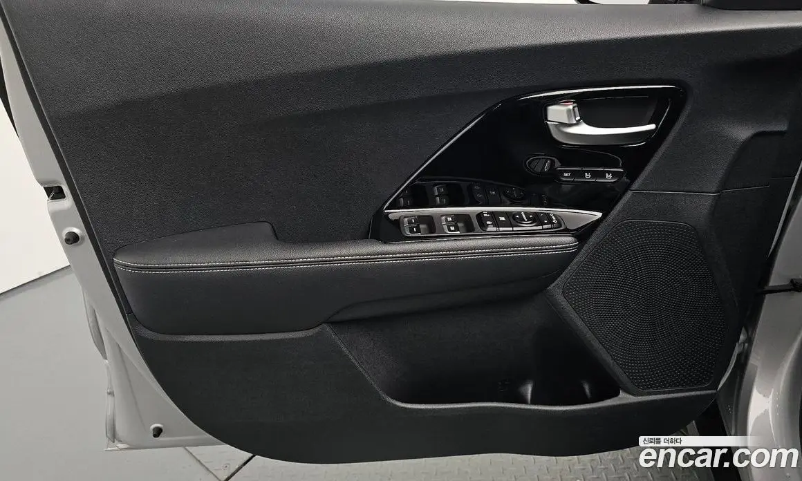 Kia Niro 2021 0.2 автомат (гидро), фото 14 Kia Niro 2021 0.2 автомат (гидро), фото 14
