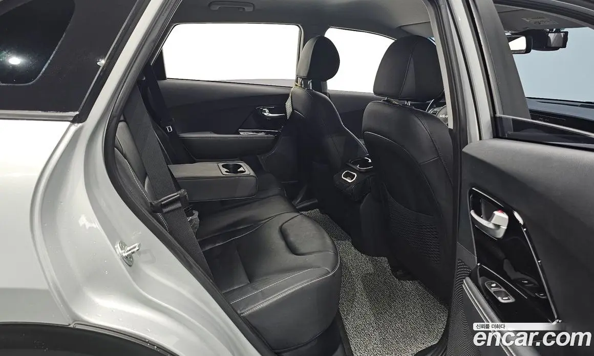 Kia Niro 2021 0.2 автомат (гидро), фото 16 Kia Niro 2021 0.2 автомат (гидро), фото 16