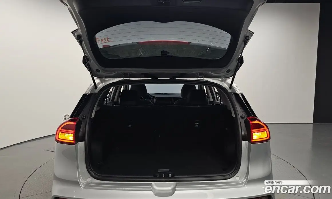 Kia Niro 2021 0.2 автомат (гидро), фото 26 Kia Niro 2021 0.2 автомат (гидро), фото 26