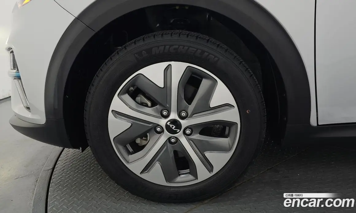 Kia Niro 2021 0.2 автомат (гидро), фото 5 Kia Niro 2021 0.2 автомат (гидро), фото 5