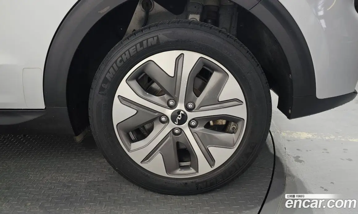 Kia Niro 2021 0.2 автомат (гидро), фото 7 Kia Niro 2021 0.2 автомат (гидро), фото 7