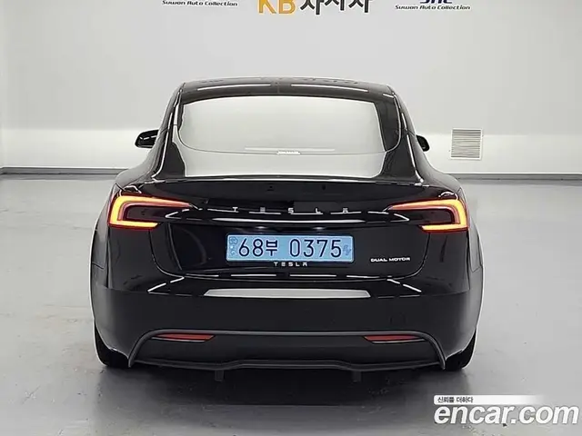 Tesla Model 3 2024 автомат (гидро), миниатюра 3 Tesla Model 3 2024 автомат (гидро), миниатюра 3