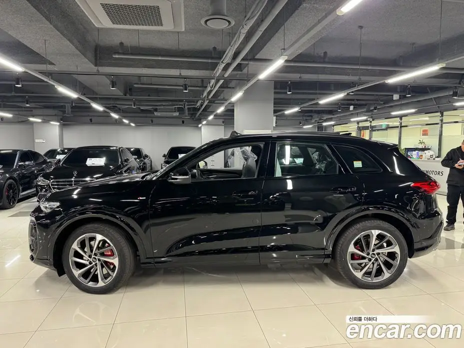 Audi Q5 2025 2.0 автомат (гидро), фото 2 Audi Q5 2025 2.0 автомат (гидро), фото 2