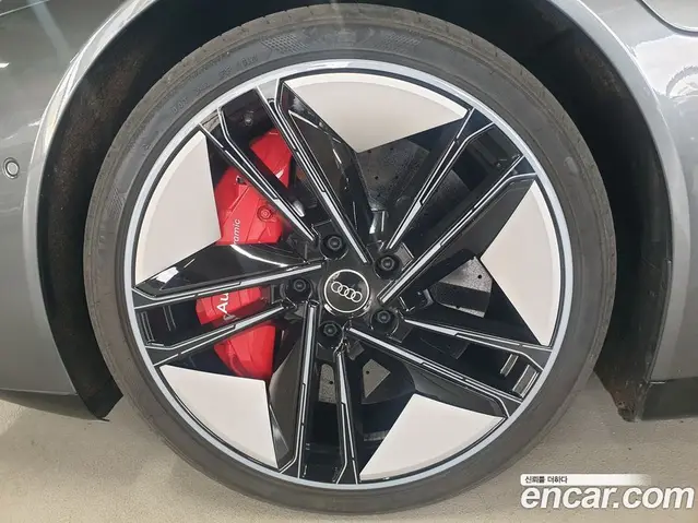 Audi RS e-tron GT 2022 0.1 автомат (гидро), миниатюра 6