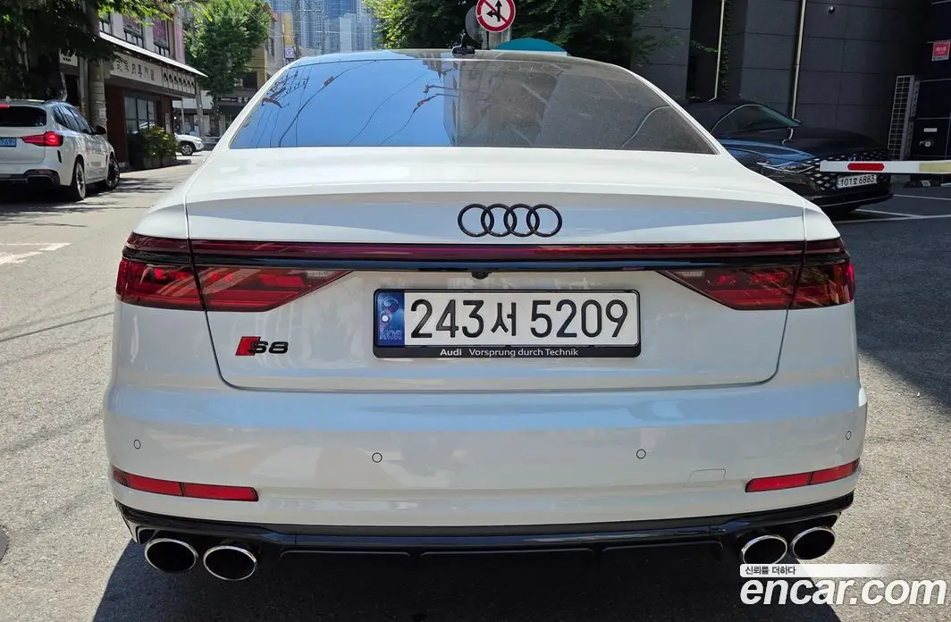 Audi S8 2023 4.0 автомат (гидро), фото 4 Audi S8 2023 4.0 автомат (гидро), фото 4