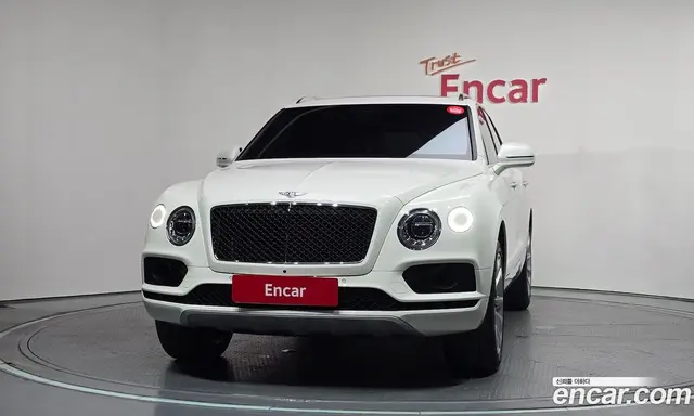 Bentley Bentayga 2020 4.0 автомат (гидро), миниатюра 3