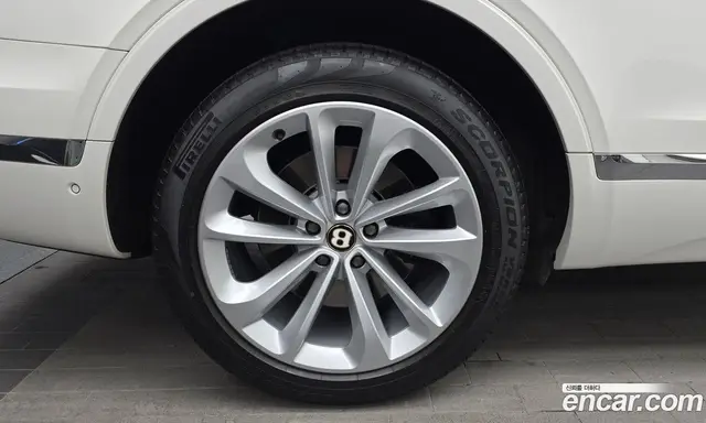 Bentley Bentayga 2020 4.0 автомат (гидро), миниатюра 5