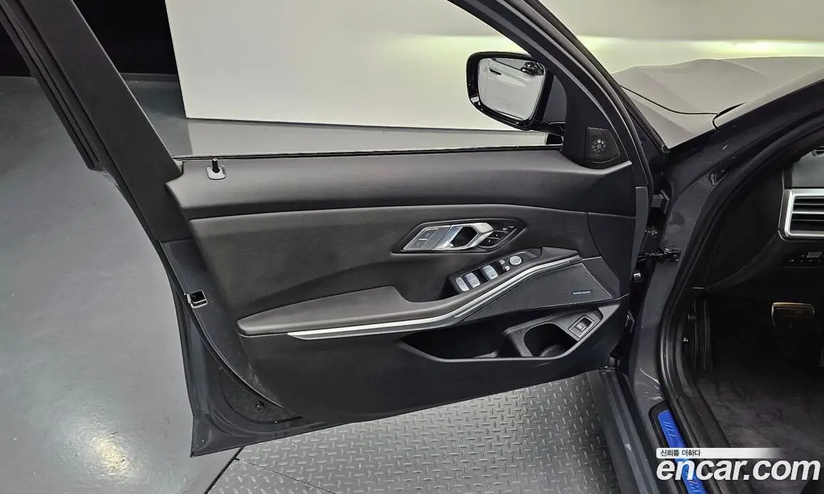 BMW 3 серия 2025 2.0 автомат (гидро), фото 13 BMW 3 серия 2025 2.0 автомат (гидро), фото 13
