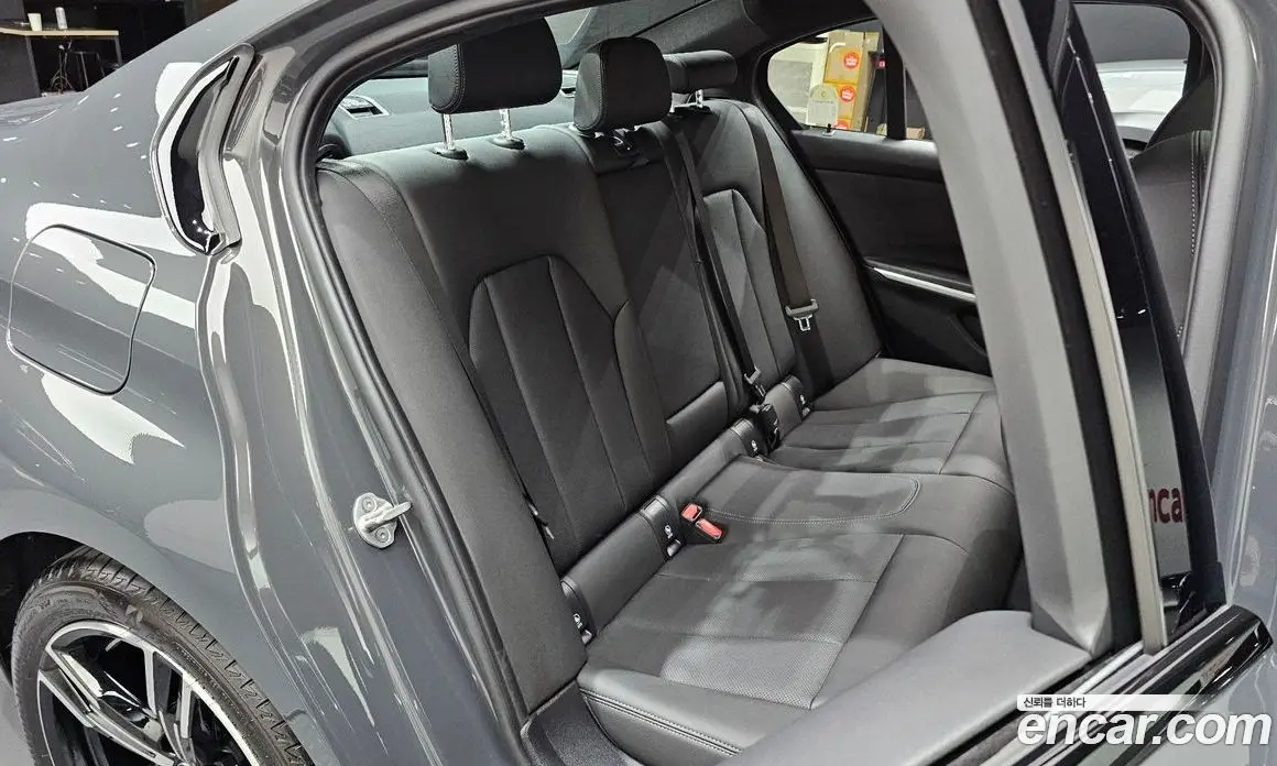 BMW 3 серия 2025 2.0 автомат (гидро), фото 15 BMW 3 серия 2025 2.0 автомат (гидро), фото 15