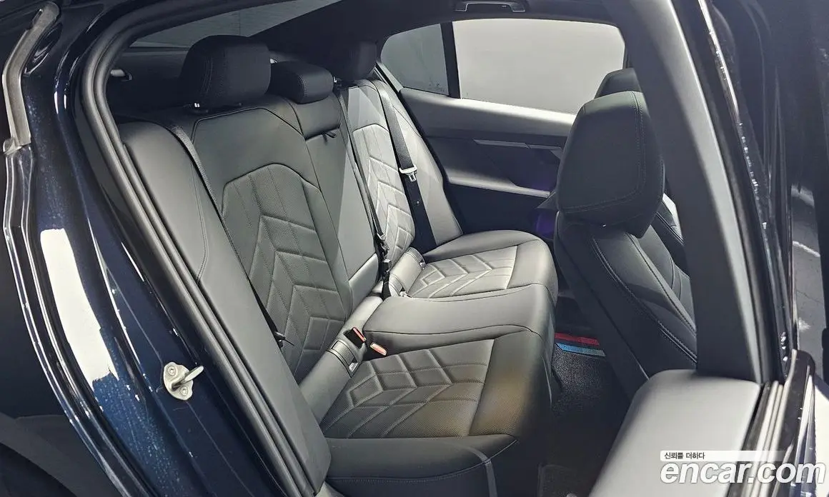 BMW 5 серия 2025 2.0 автомат (гидро), фото 11 BMW 5 серия 2025 2.0 автомат (гидро), фото 11