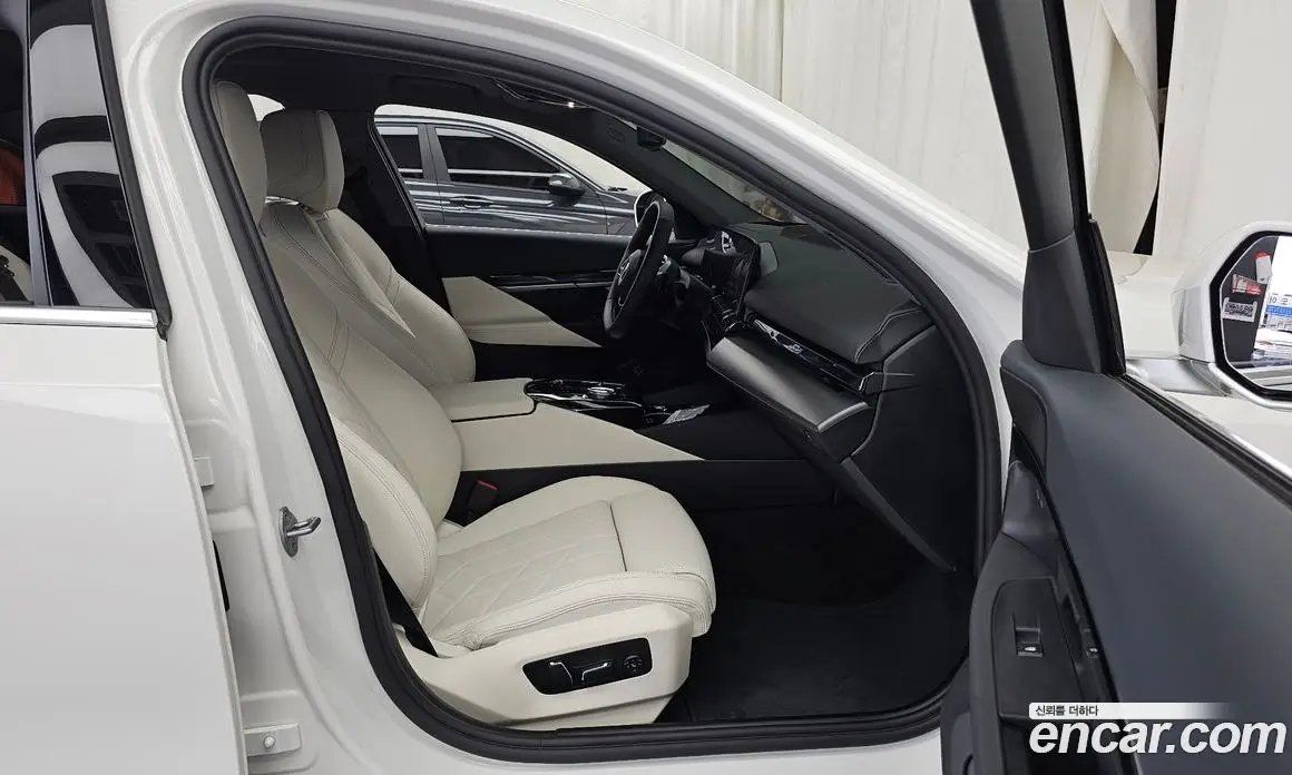 BMW 5 серия 2025 2.0 автомат (гидро), фото 17 BMW 5 серия 2025 2.0 автомат (гидро), фото 17