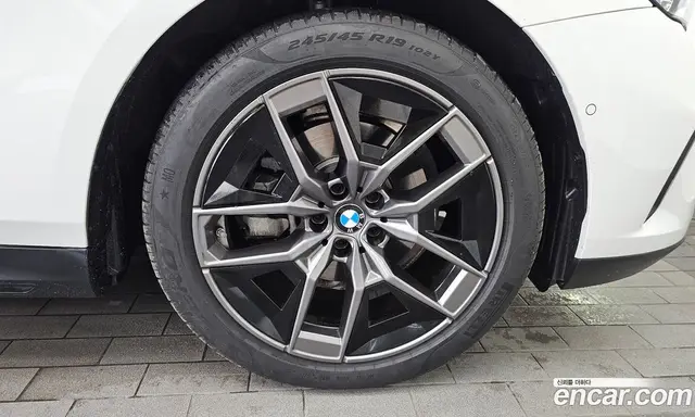 BMW 5 серия 2025 2.0 автомат (гидро), миниатюра 7 BMW 5 серия 2025 2.0 автомат (гидро), миниатюра 7