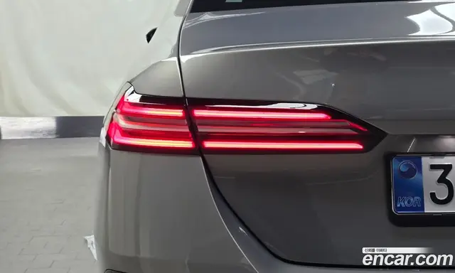 BMW 5 серия 2026 2.0 автомат (гидро), миниатюра 8 BMW 5 серия 2026 2.0 автомат (гидро), миниатюра 8
