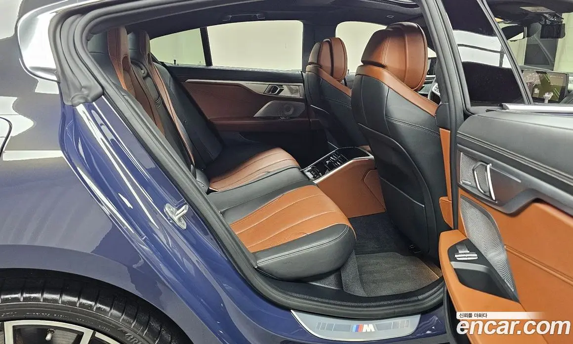 BMW 8 серия 2024 4.4 автомат (гидро), фото 17