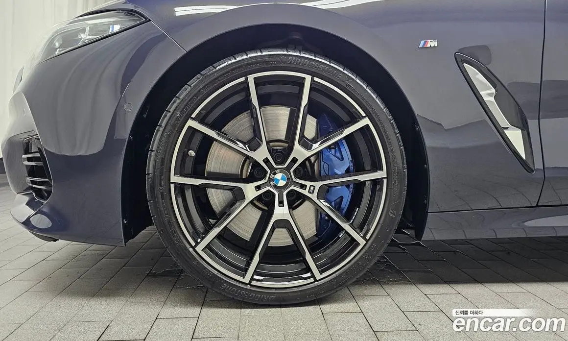 BMW 8 серия 2024 4.4 автомат (гидро), фото 5