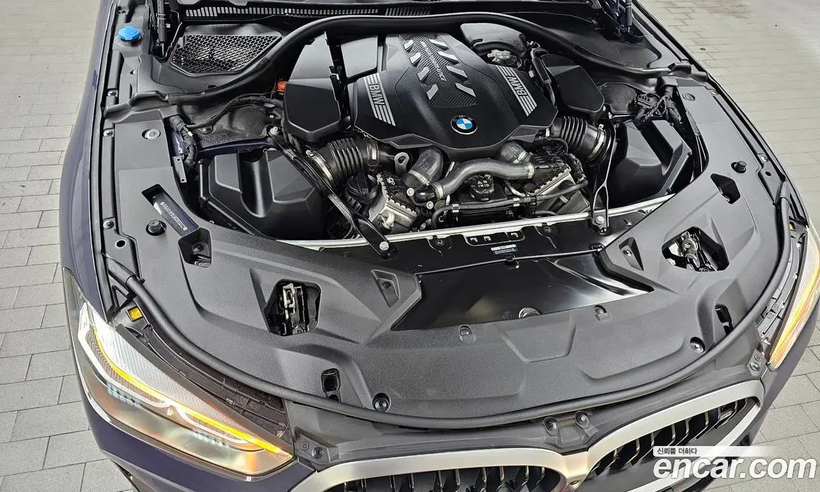 BMW 8 серия 2024 4.4 автомат (гидро), фото 6