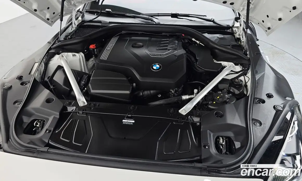 BMW Z4 2025 2.0 автомат (гидро), фото 6 BMW Z4 2025 2.0 автомат (гидро), фото 6