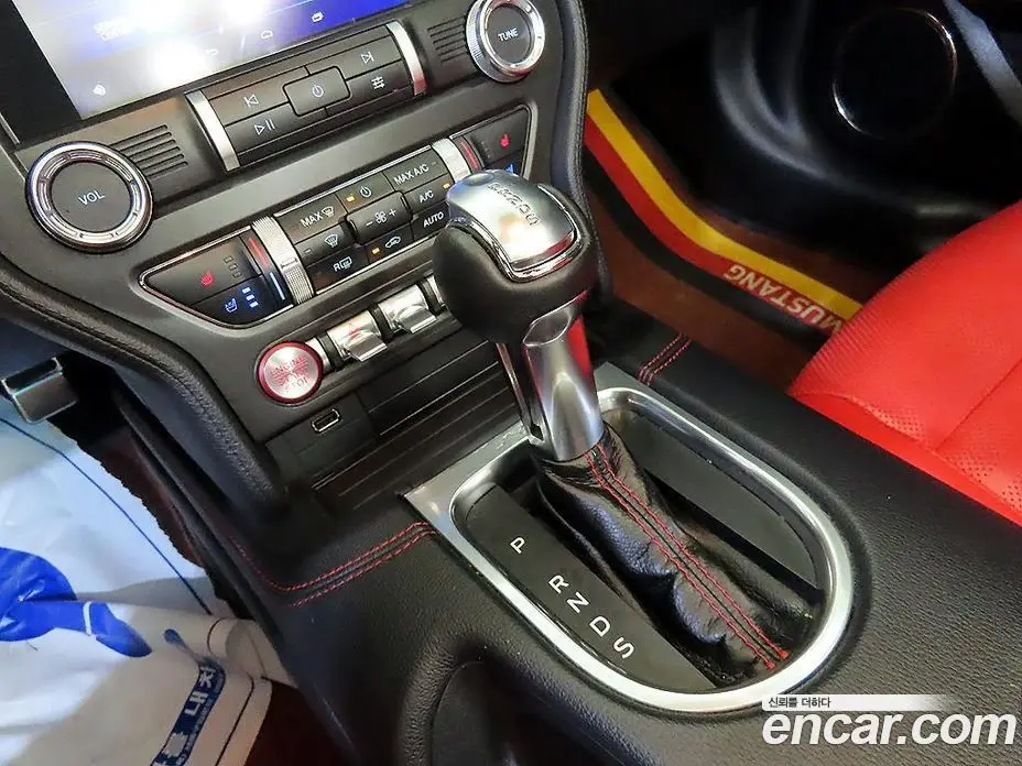 Ford Mustang 2019 2.3 автомат (гидро), фото 17 Ford Mustang 2019 2.3 автомат (гидро), фото 17