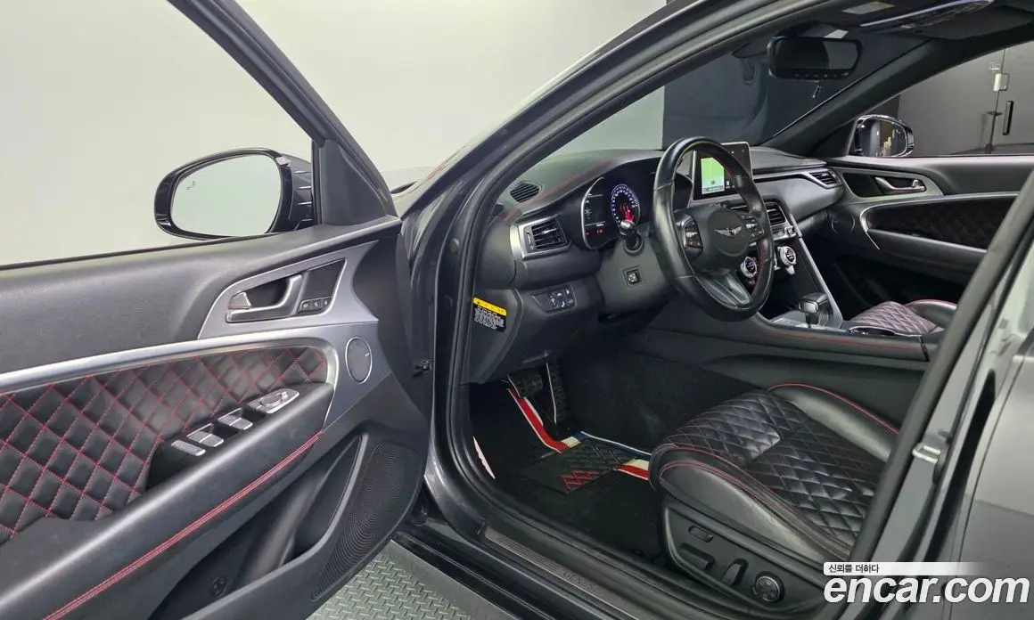 Genesis G70 2018 2.0 автомат (гидро), фото 13 Genesis G70 2018 2.0 автомат (гидро), фото 13
