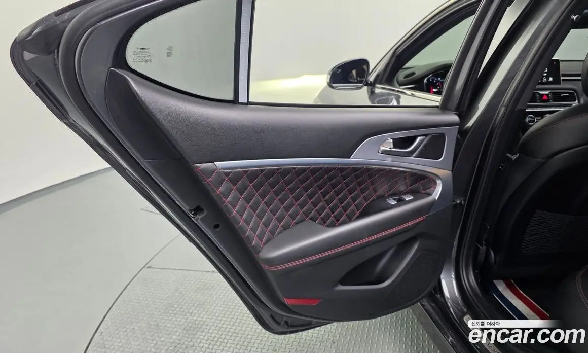 Genesis G70 2018 2.0 автомат (гидро), фото 15 Genesis G70 2018 2.0 автомат (гидро), фото 15