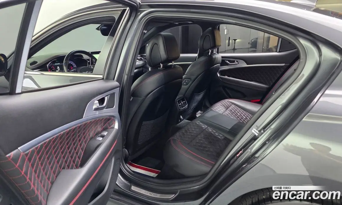 Genesis G70 2018 2.0 автомат (гидро), фото 16 Genesis G70 2018 2.0 автомат (гидро), фото 16