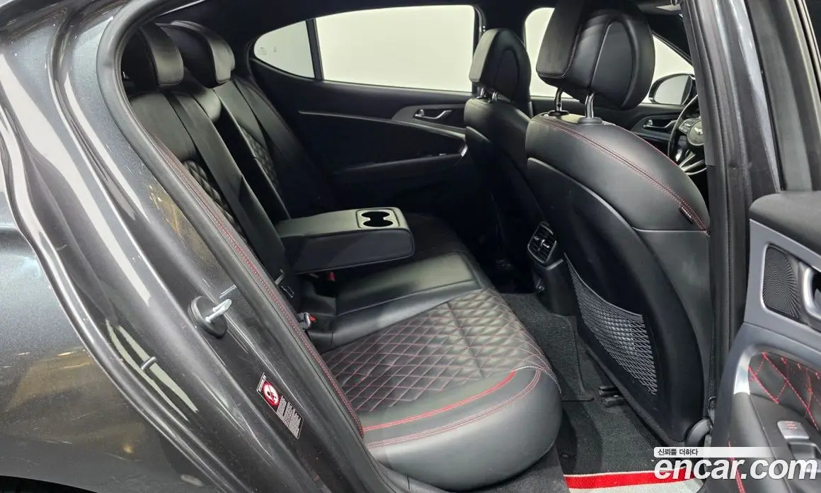 Genesis G70 2018 2.0 автомат (гидро), фото 18 Genesis G70 2018 2.0 автомат (гидро), фото 18