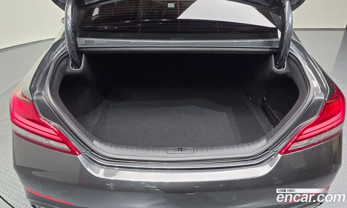 Genesis G70 2018 2.0 автомат (гидро), фото 26 Genesis G70 2018 2.0 автомат (гидро), фото 26