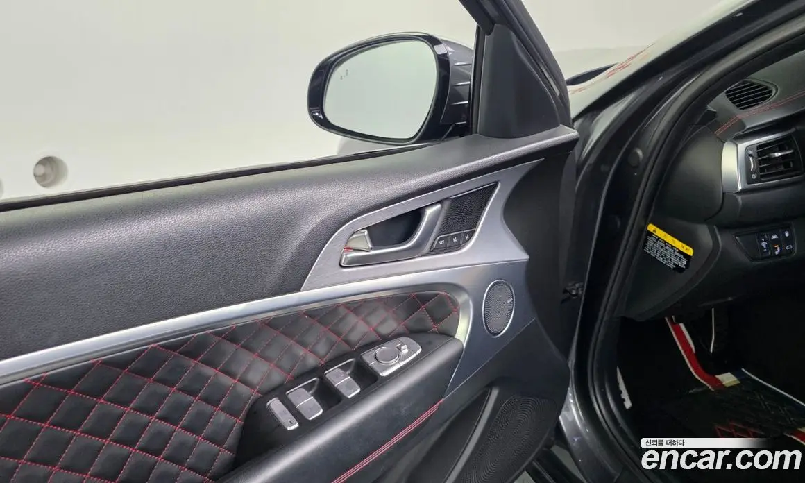 Genesis G70 2018 2.0 автомат (гидро), фото 27 Genesis G70 2018 2.0 автомат (гидро), фото 27