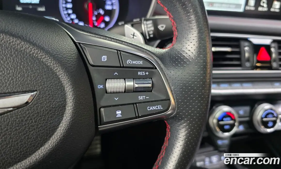 Genesis G70 2018 2.0 автомат (гидро), фото 28 Genesis G70 2018 2.0 автомат (гидро), фото 28
