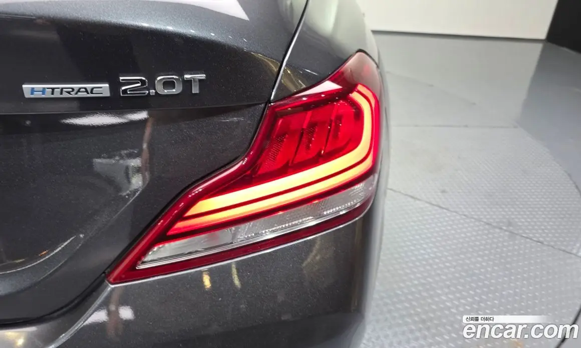 Genesis G70 2018 2.0 автомат (гидро), фото 9 Genesis G70 2018 2.0 автомат (гидро), фото 9