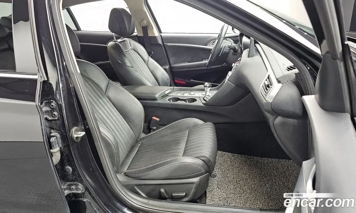 Genesis G70 2021 2.0 автомат (гидро), фото 16 Genesis G70 2021 2.0 автомат (гидро), фото 16