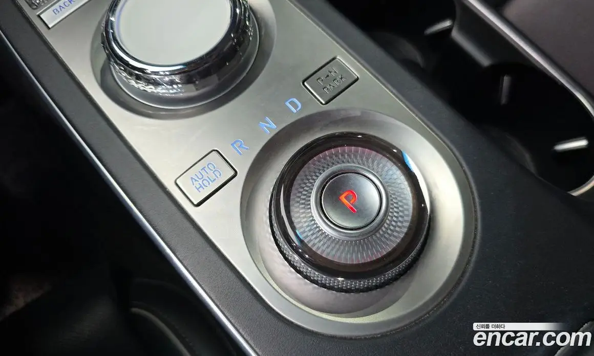 Genesis GV70 2021 2.5 автомат (гидро), фото 12 Genesis GV70 2021 2.5 автомат (гидро), фото 12