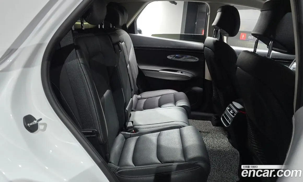 Genesis GV70 2021 2.5 автомат (гидро), фото 17 Genesis GV70 2021 2.5 автомат (гидро), фото 17