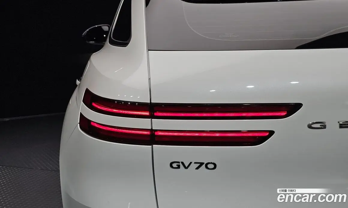 Genesis GV70 2021 2.5 автомат (гидро), фото 9 Genesis GV70 2021 2.5 автомат (гидро), фото 9