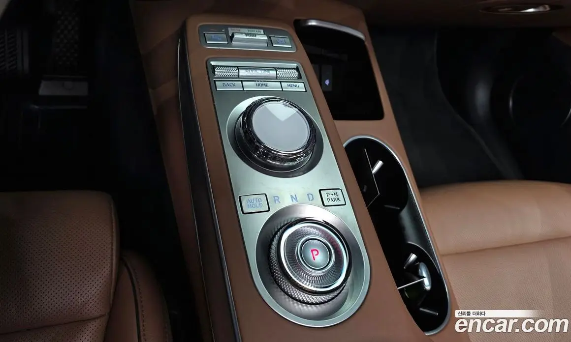 Genesis GV70 2021 2.5 автомат (гидро), фото 12 Genesis GV70 2021 2.5 автомат (гидро), фото 12