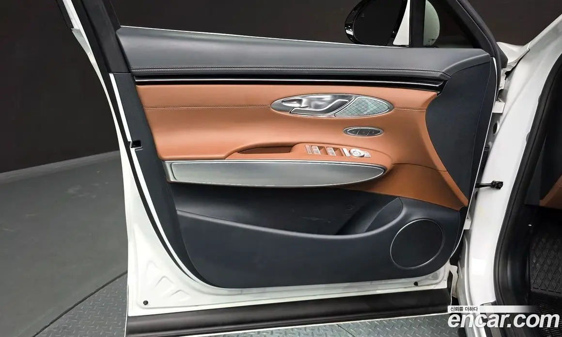 Genesis GV70 2021 2.5 автомат (гидро), фото 14 Genesis GV70 2021 2.5 автомат (гидро), фото 14